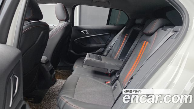 BMW 1-Series 2021 — photo 18