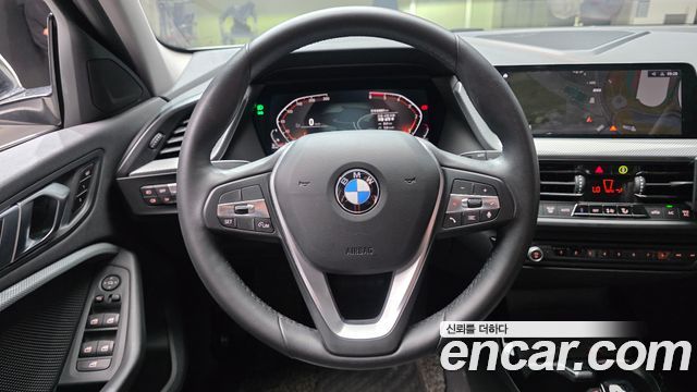BMW 1-Series 2021 — photo 19