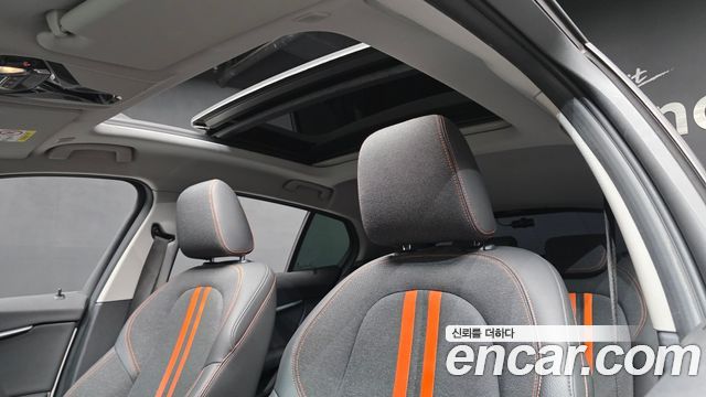 BMW 1-Series 2021 — photo 23