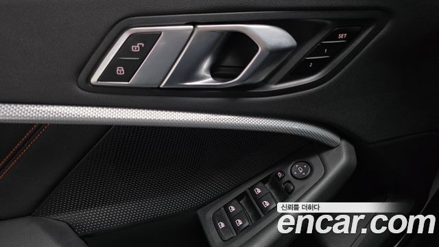 BMW 1-Series 2021 — photo 24