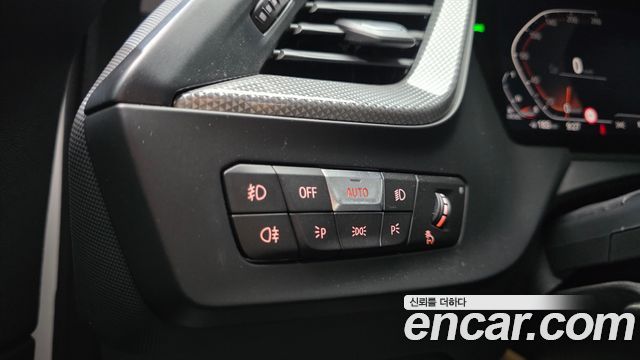 BMW 1-Series 2021 — photo 26