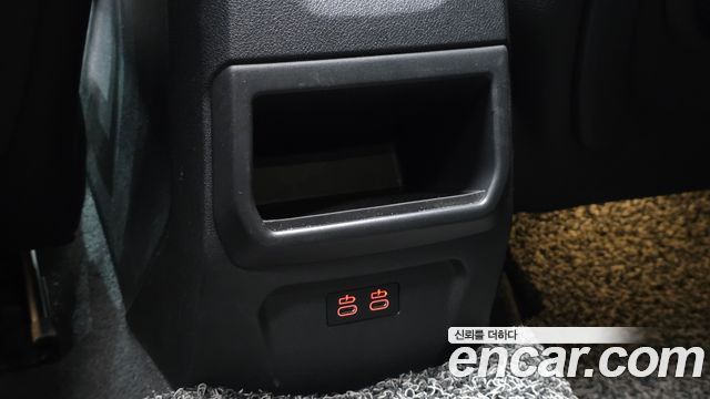 BMW 1-Series 2021 — photo 27