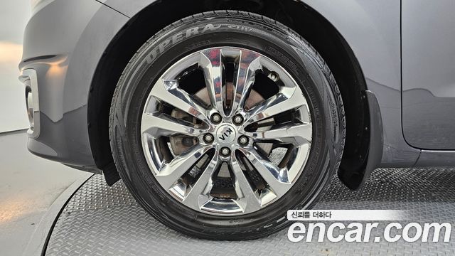 Kia Canival 2017 — photo 5