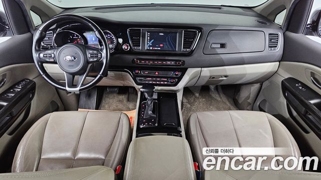 Kia Canival 2017 — photo 10