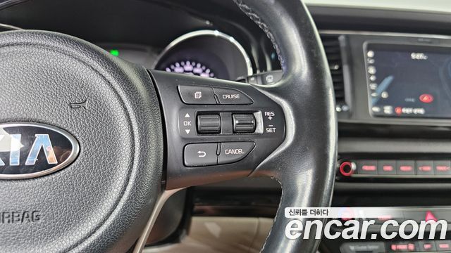 Kia Canival 2017 — photo 21