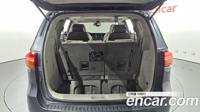 Kia Canival 2017 — photo 24
