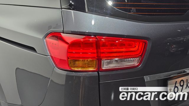 Kia Canival 2017 — photo 9