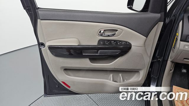 Kia Canival 2017 — photo 14