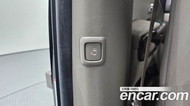 Kia Canival 2017 — photo 31