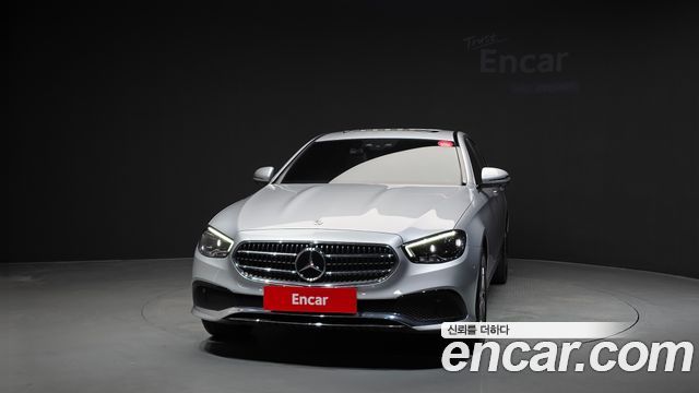 Mercedes-Benz E-Class 2022 — photo 3