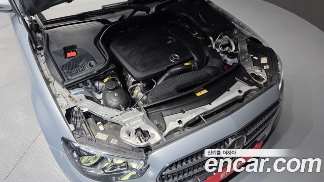 Mercedes-Benz E-Class 2022 — photo 6