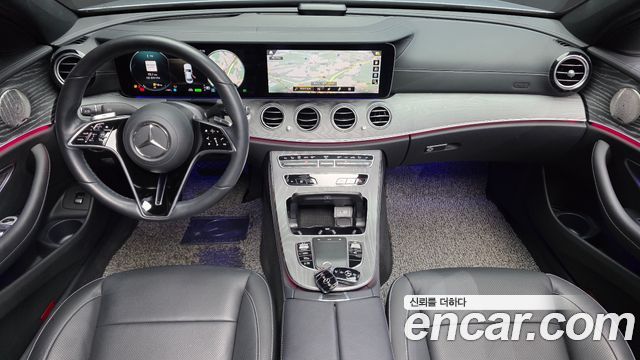Mercedes-Benz E-Class 2022 — photo 10