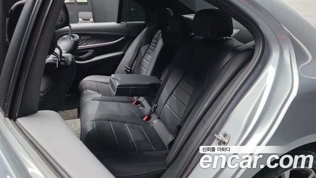 Mercedes-Benz E-Class 2022 — photo 18