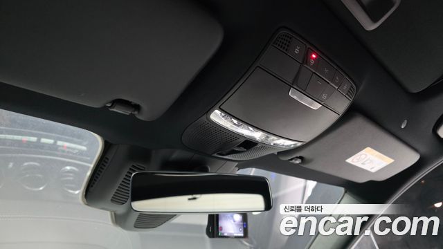 Mercedes-Benz E-Class 2022 — photo 26
