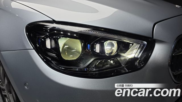 Mercedes-Benz E-Class 2022 — photo 8