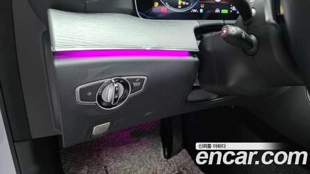 Mercedes-Benz E-Class 2022 — photo 27
