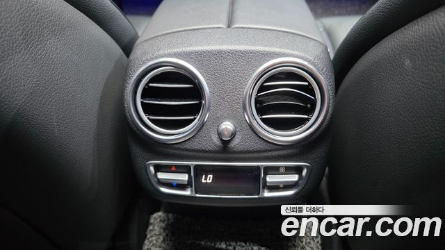 Mercedes-Benz E-Class 2022 — photo 35
