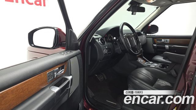 Land Rover Discovery 2016 — photo 10