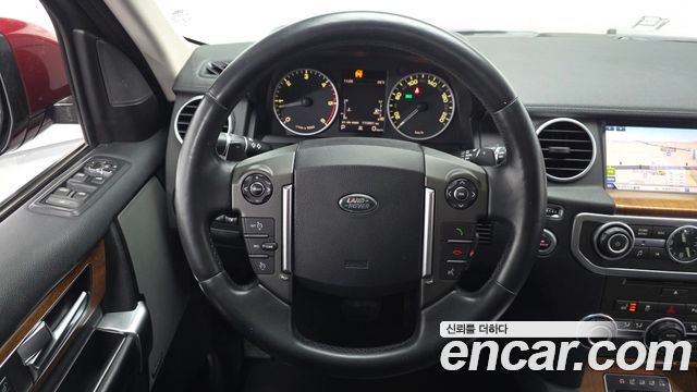 Land Rover Discovery 2016 — photo 13