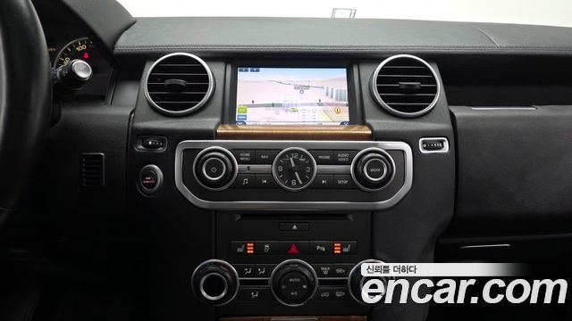 Land Rover Discovery 2016 — photo 14
