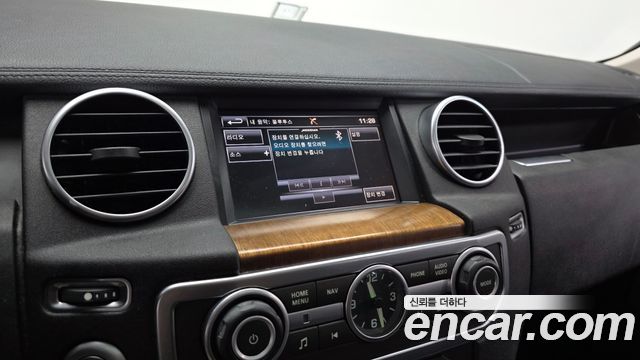 Land Rover Discovery 2016 — photo 15