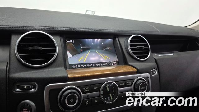 Land Rover Discovery 2016 — photo 16
