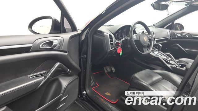 Porsche Cayenne 2013 — photo 10