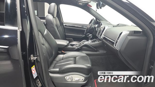 Porsche Cayenne 2013 — photo 11