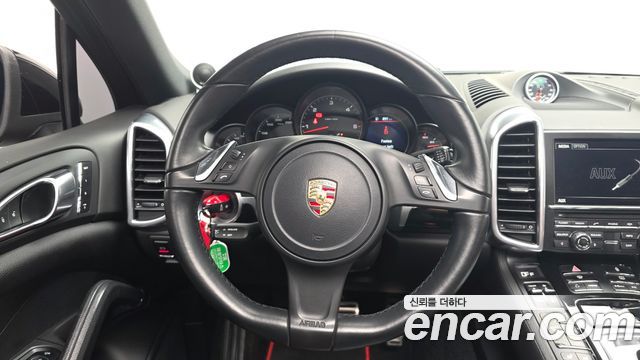 Porsche Cayenne 2013 — photo 13