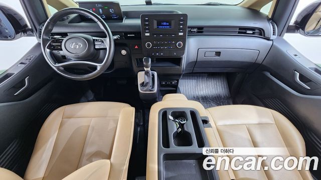Hyundai Staria 2022 — photo 10