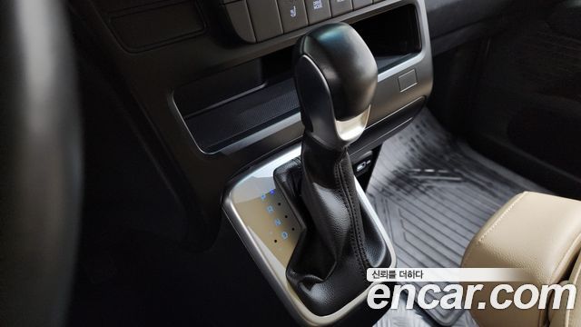 Hyundai Staria 2022 — photo 12