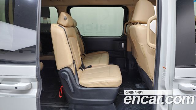 Hyundai Staria 2022 — photo 17