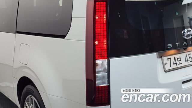 Hyundai Staria 2022 — photo 9