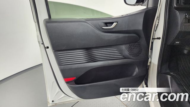Hyundai Staria 2022 — photo 14