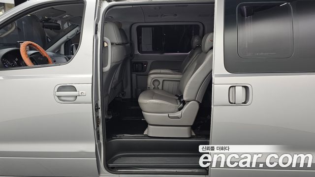 Hyundai Starex 2020 — photo 18