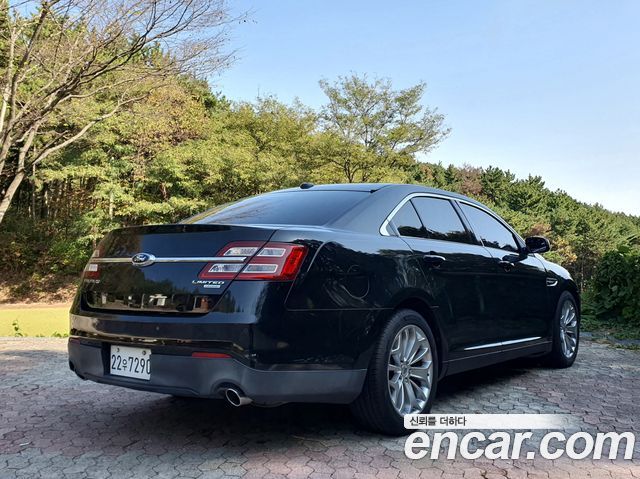 Ford Taurus 2015 — photo 3