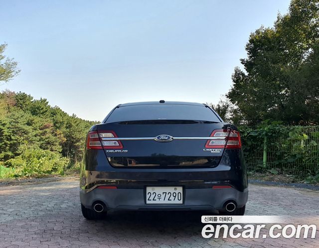 Ford Taurus 2015 — photo 6
