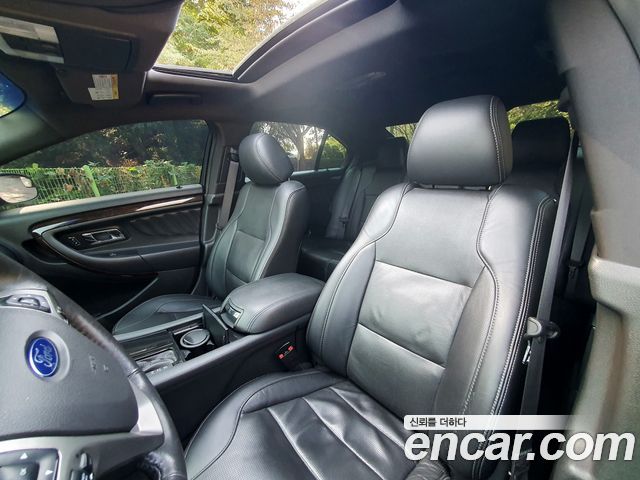 Ford Taurus 2015 — photo 8
