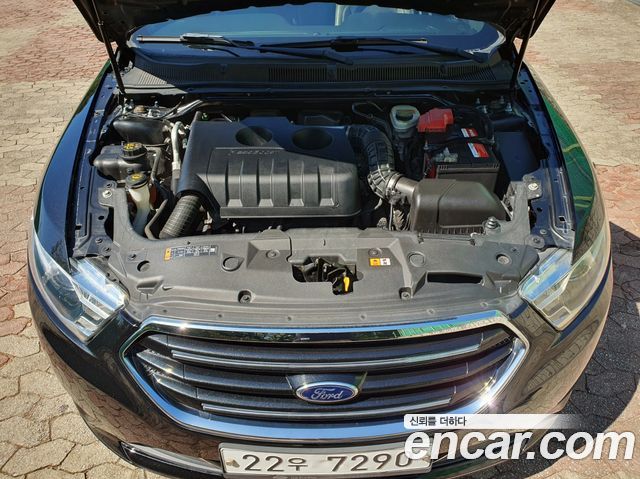 Ford Taurus 2015 — photo 16