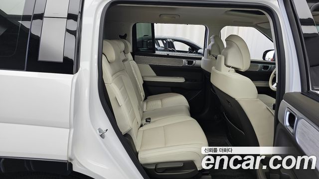 Hyundai Santafe 2024 — photo 18