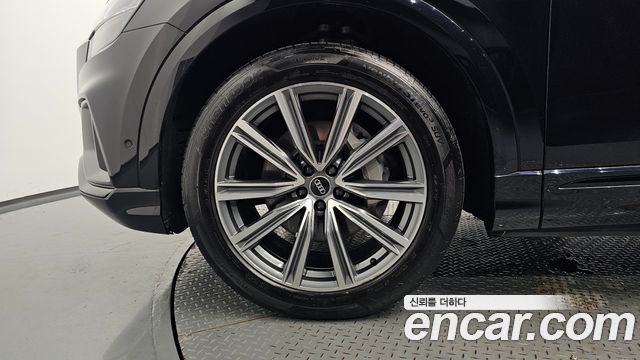 Audi Q8 2021 — photo 5