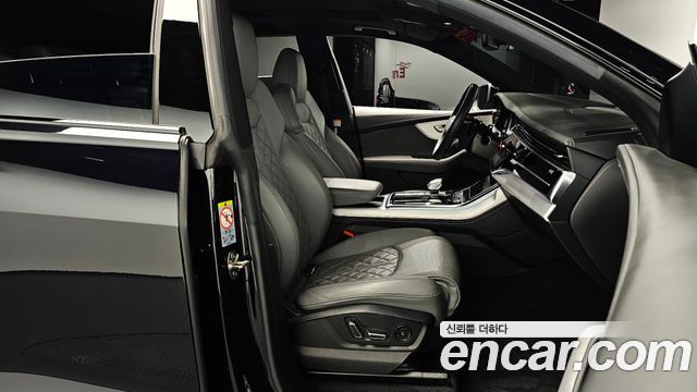 Audi Q8 2021 — photo 17