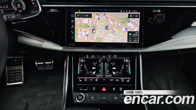 Audi Q8 2021 — photo 20