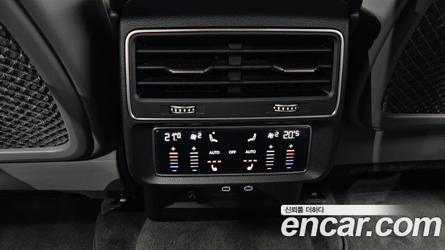 Audi Q8 2021 — photo 25