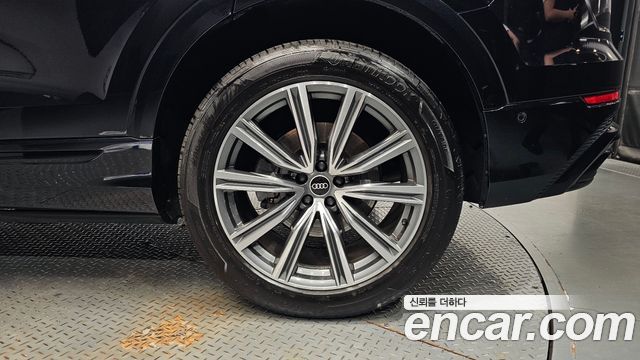 Audi Q8 2021 — photo 7