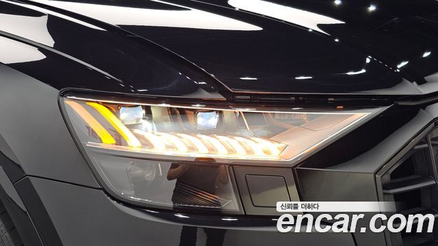 Audi Q8 2021 — photo 8