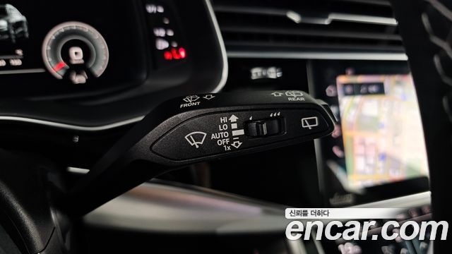 Audi Q8 2021 — photo 34