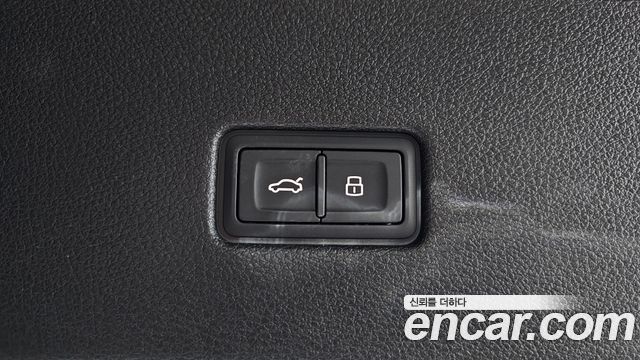 Audi Q8 2021 — photo 36