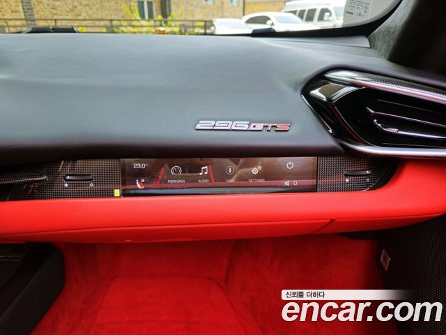 Ferrari 296 2023 — photo 13