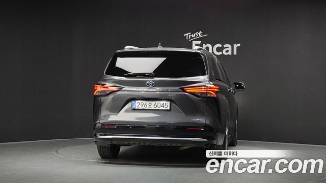 Toyota Sienna 2025 — photo 4